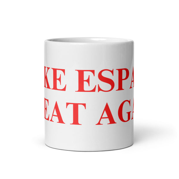 Taza clásica "Make España Great Again" en blanco con letras rojas.